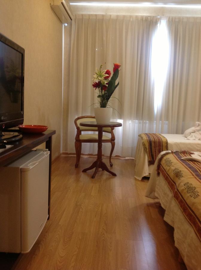 Hotel Las Maras Puerto Madryn Extérieur photo